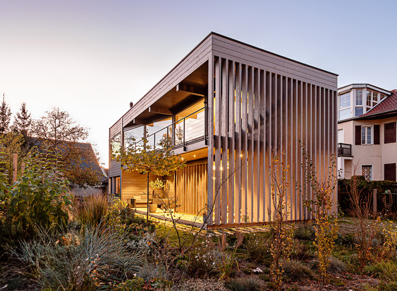 Maison en bois massif moderne en Allemagne